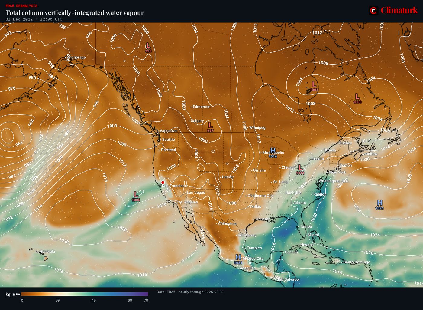 Map of North America: ERA5 total column water vapour on 31 December 2022 at 12 UTC, with a narrow plume of moist air reaching from Hawaii to northern California.